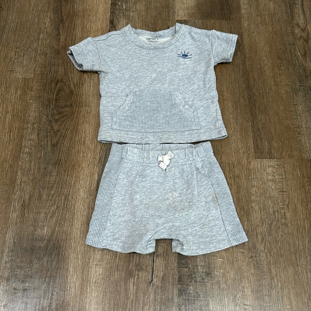 Carters, 9M,everyday play set, 💯 % cotton. Cute details!👼